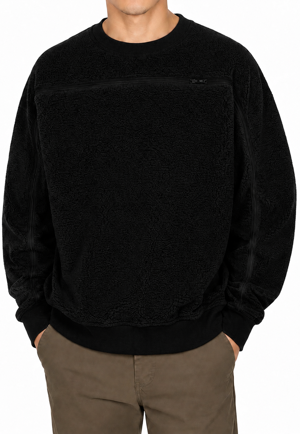 Sherpa fleece crewneck in Black, zipper closed